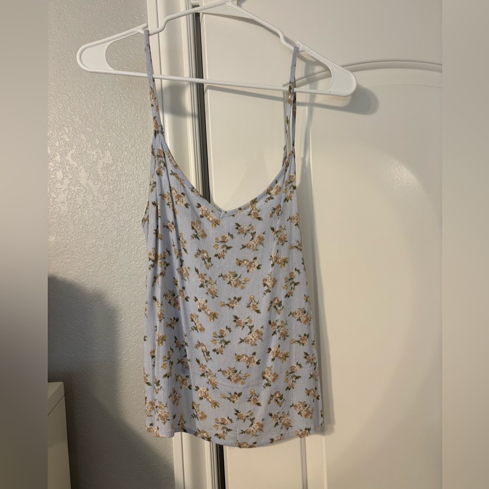 Colsie Blue Floral V-Neck Top